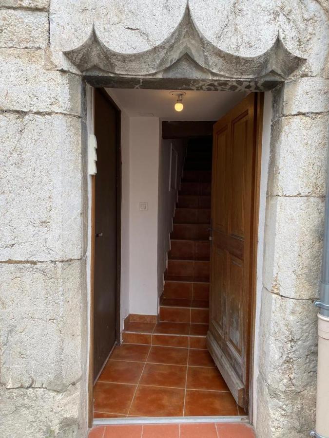 Petit Appartement Calme En Plein Centre Du Village De Ribiers Luaran gambar