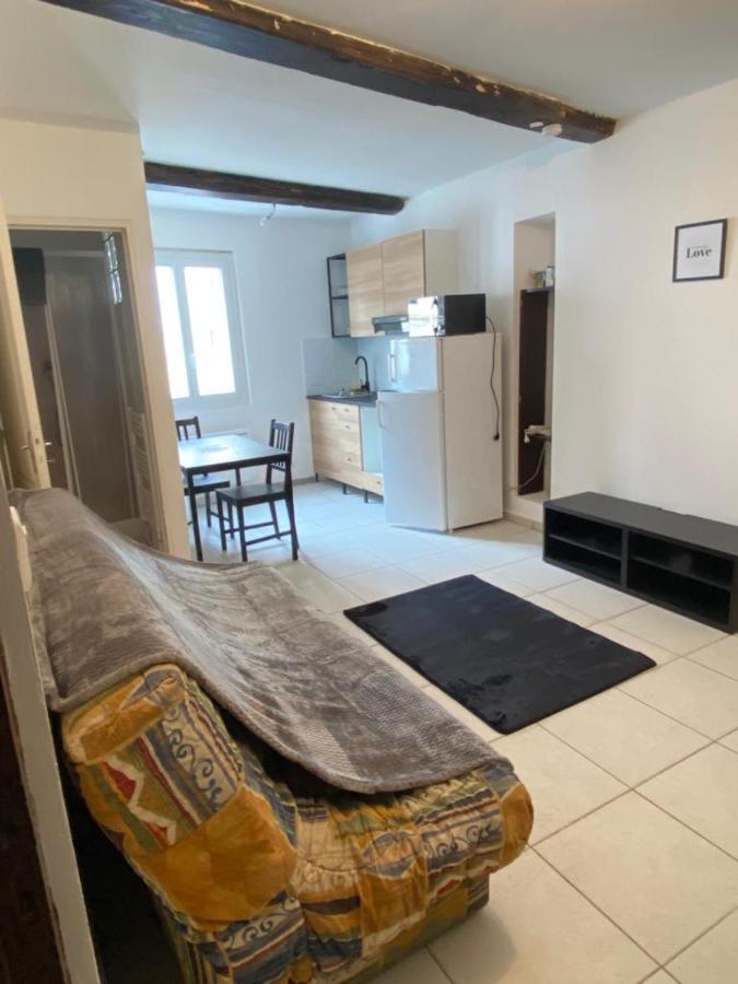 Petit Appartement Calme En Plein Centre Du Village De Ribiers Luaran gambar