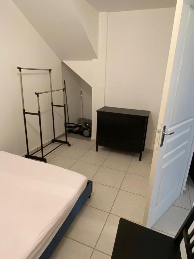 Petit Appartement Calme En Plein Centre Du Village De Ribiers Luaran gambar