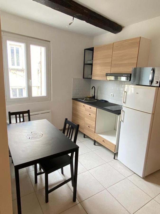 Petit Appartement Calme En Plein Centre Du Village De Ribiers Luaran gambar